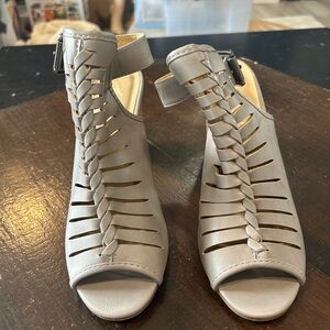 Chinese Laundry Braided Gray Sandals